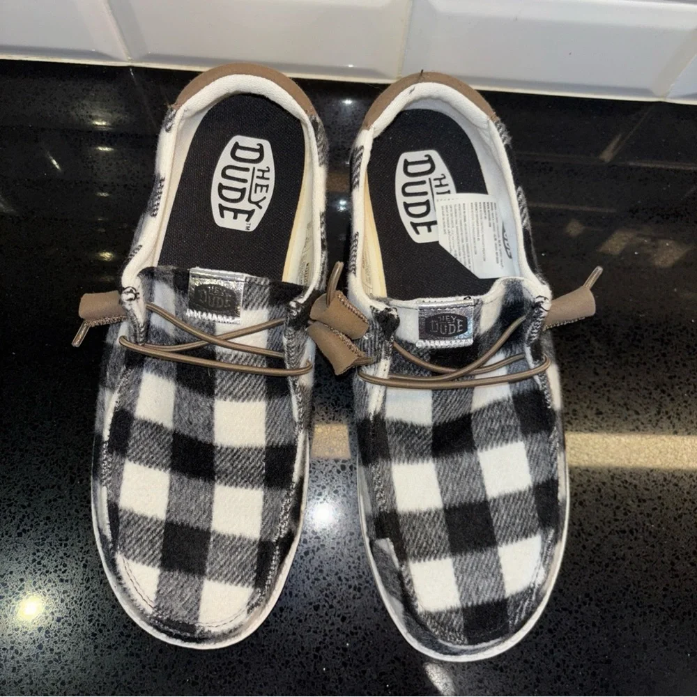 Hey Dude Wendy Buffalo Plaid Shoes Size 9 - Picture 3 of 8